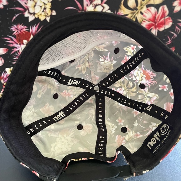 Neff hat - Picture 5 of 5